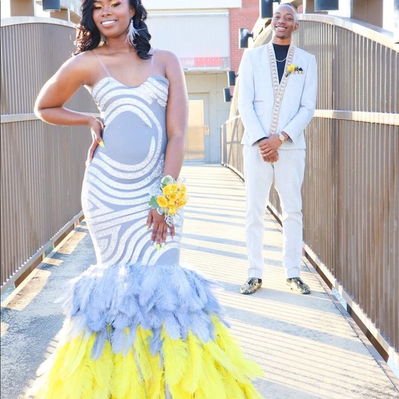 Prom dress - Picture 2 of 2